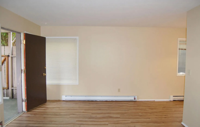 424 Summit Ave E Apartments