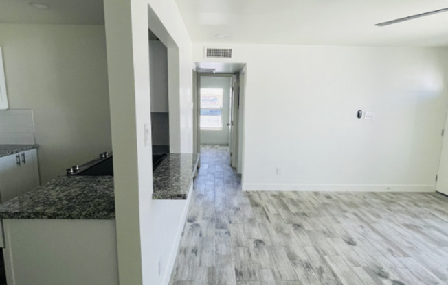 READY TO VIEW NOW! FIRST & LAST MONTH RENT FREE! Upgraded 2 Bed, 1 Bath Condo in Downtown Phoenix