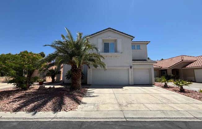 Gorgeous 4bed /5bath home nestled in a great area!