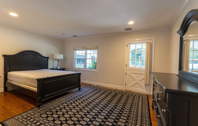 Spacious 2 - Bedroom, 2 Bathroom (Cottage - Rental)