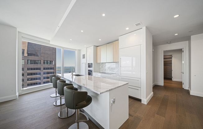 3 beds, 3 baths, 1,989 sqft, $16,800, Unit 5112