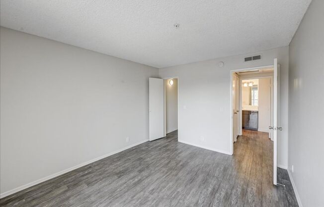2 beds, 2 baths, 973 sqft, $3,115, Unit 336