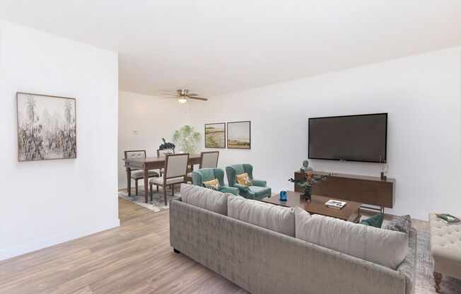 2 beds, 1 bath, 819 sqft, $1,257, Unit 302