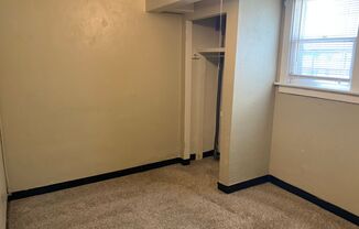 3 beds, 1 bath, 924 sqft, $1,365, Unit 2