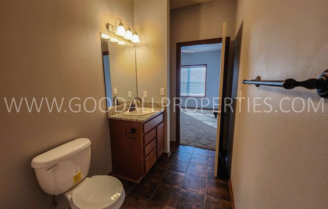 2 beds, 2 baths, $1,295