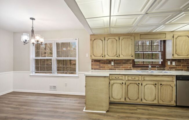4 beds, 2.5 baths, $2,575, Unit Unit A