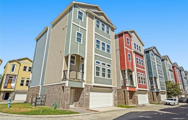 2116 BIDWELL DR