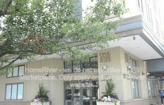 758 North Larrabee Street