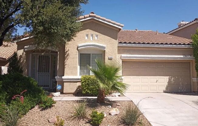 GORGEOUS SINGLE STORY 3bd HOME LOCATED IN THE HEART OF SUMMERLIN