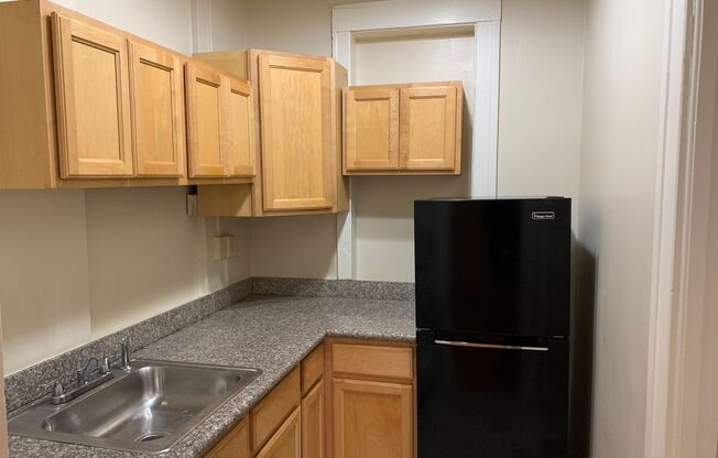 1 bed, 1 bath, 610 sqft, $1,300, Unit 107