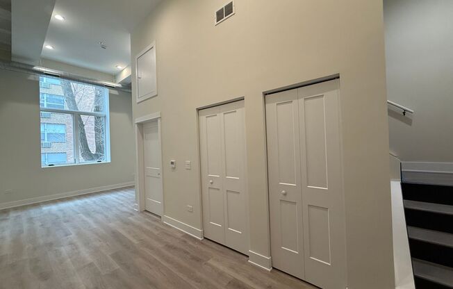 1 bed, 1.5 baths, 689 sqft, $3,375, Unit 202