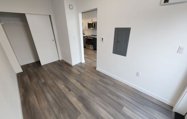 1 bed, 1 bath, 385 sqft, $1,850, Unit 419