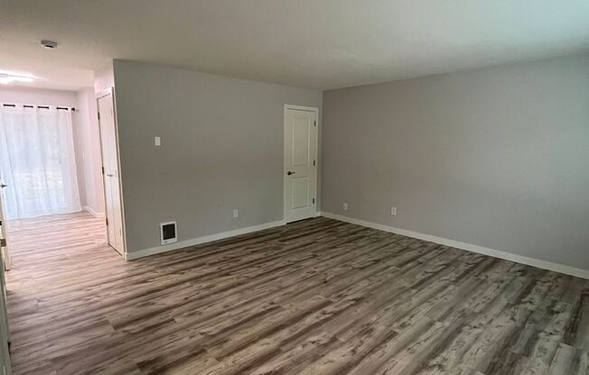 *** $250 OFF 1ST MONTHS RENT*** Newly Renovated 3-bedroom, 2.5-bath Home In Garden Home