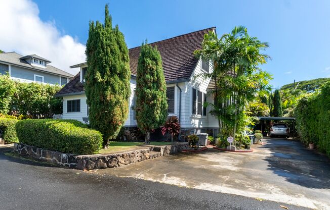 Beautiful Historic Partially-Furnished Home in Peaceful Nu’uanu Neighborhood Available July 15, 2025