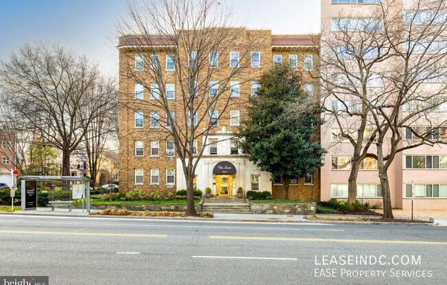 5402 CONNECTICUT AVE NW