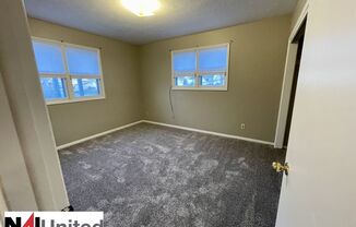 2 beds, 1 bath, $1,000, Unit Apt A