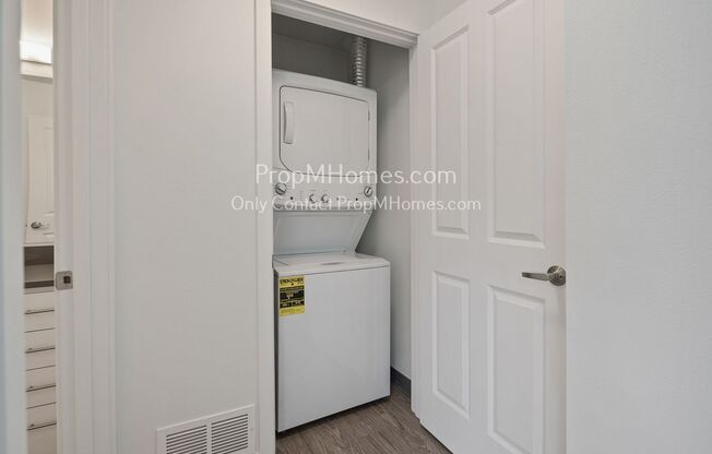 1 bed, 1 bath, $1,549, Unit 4975 NE 14th Place - Unit 205