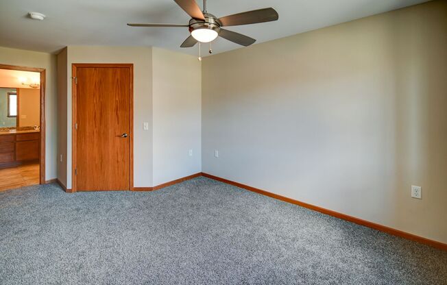2 beds, 2 baths, 1,015 sqft, $1,695, Unit 111