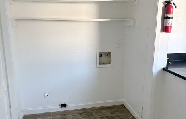 3 beds, 2 baths, $1,200, Unit # 2707