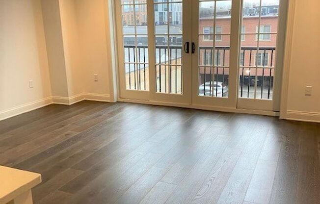 1 bed, 1 bath, 738 sqft, $1,900, Unit 305W