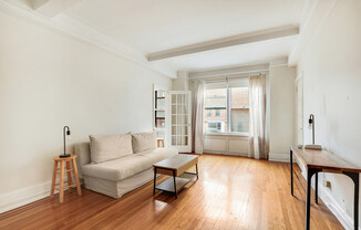 7 PARK AVE