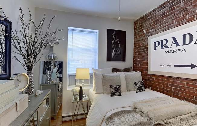 2 beds, 1 bath, 700 sqft, $3,795, Unit 18