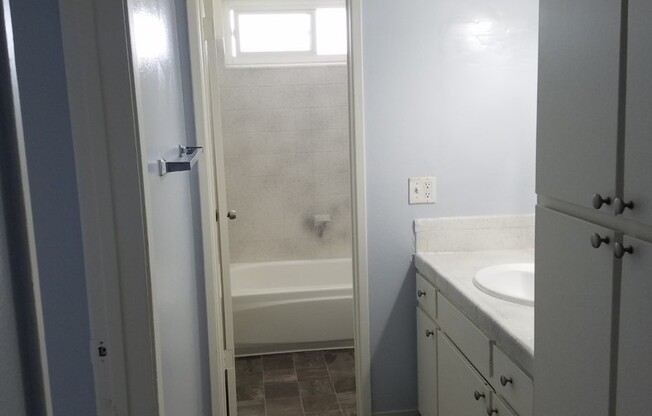 Studio, 1 bath, 450 sqft, $1,575, Unit 279