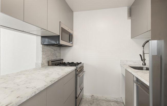 2 beds, 2 baths, 900 sqft, $6,750, Unit 23C