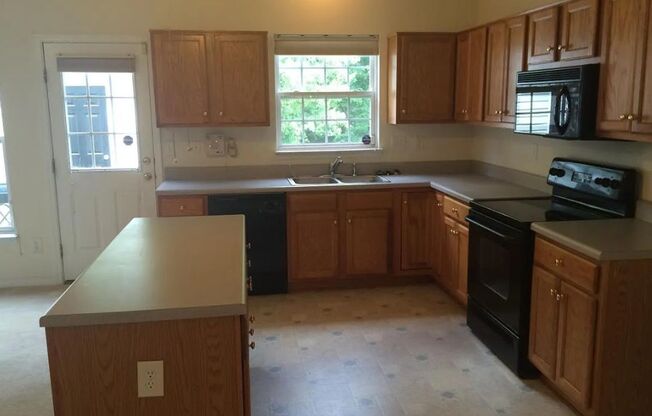 2 beds, 2.5 baths, $2,295