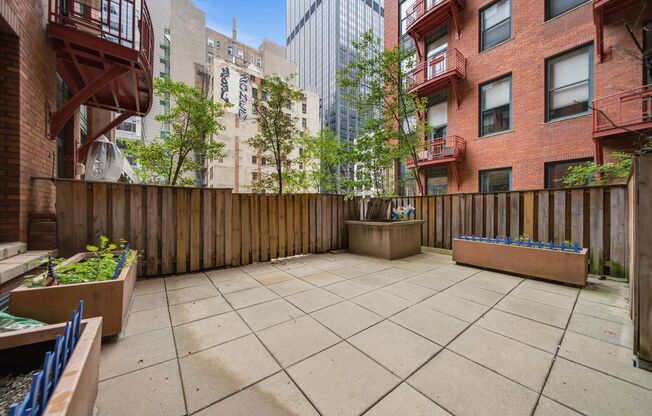 2 beds, 2 baths, $3,100, Unit 506