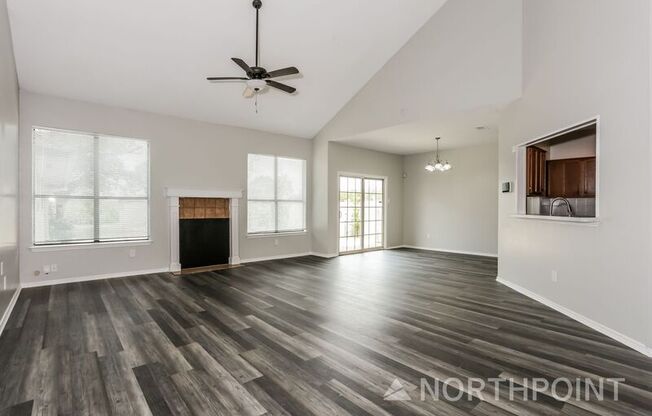 2313 ROANOKE CIR