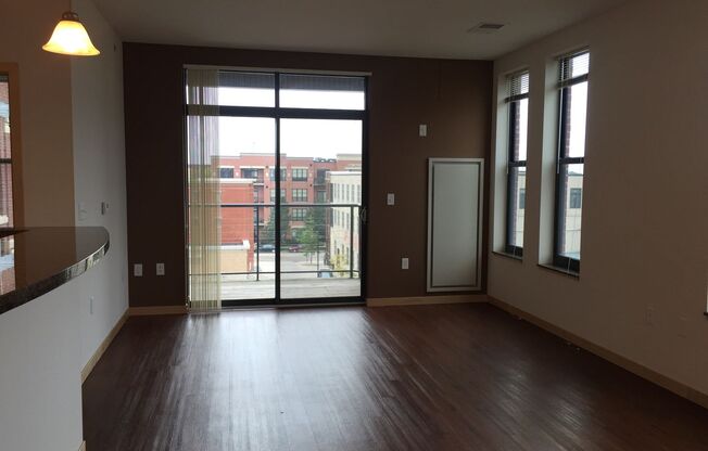 2 beds, 2 baths, $2,475, Unit Suite 1-304