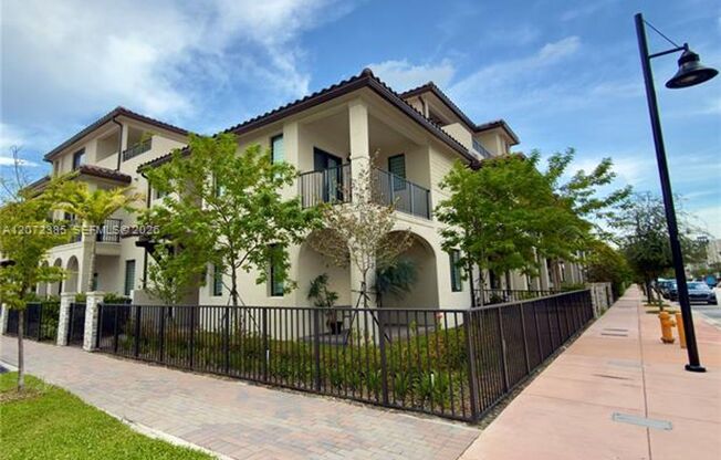 8388 NW 49th St th 8388, Doral, FL 33166