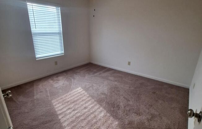 2 beds, 1 bath, 800 sqft, $1,075, Unit 190306