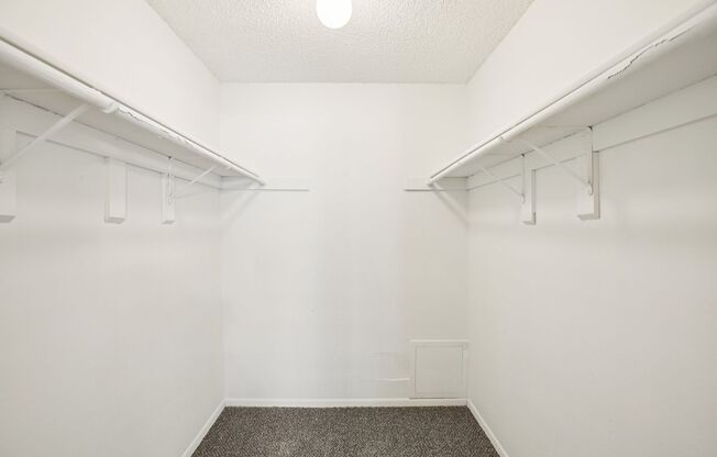 3 beds, 2 baths, 1,229 sqft, $1,875, Unit 412