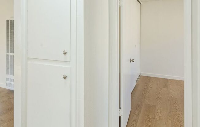 2 beds, 1 bath, 800 sqft, $2,450, Unit 10