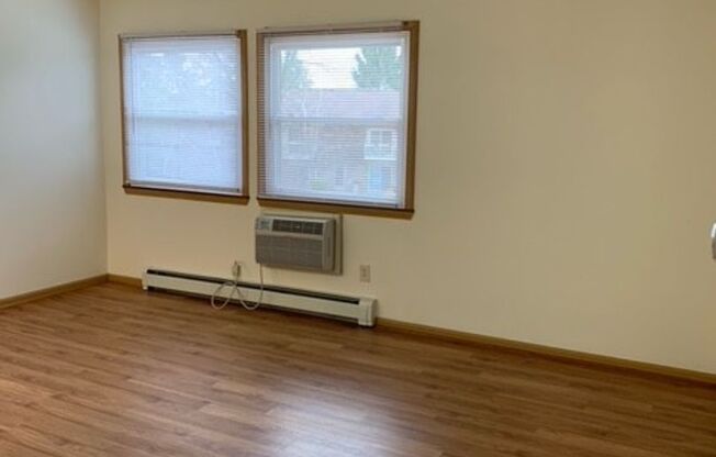 1 bed, 1 bath, $935, Unit 215-05