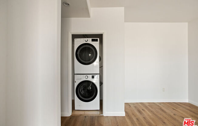 2 beds, 1.8 baths, 1,240 sqft, $3,700, Unit 240