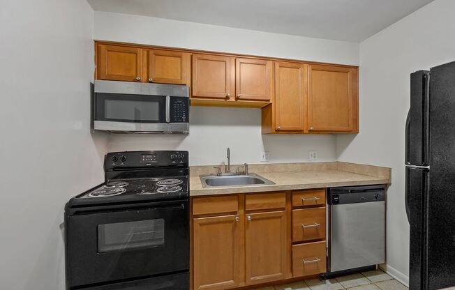 1 bed, 1 bath, 570 sqft, $1,095, Unit 3336 32