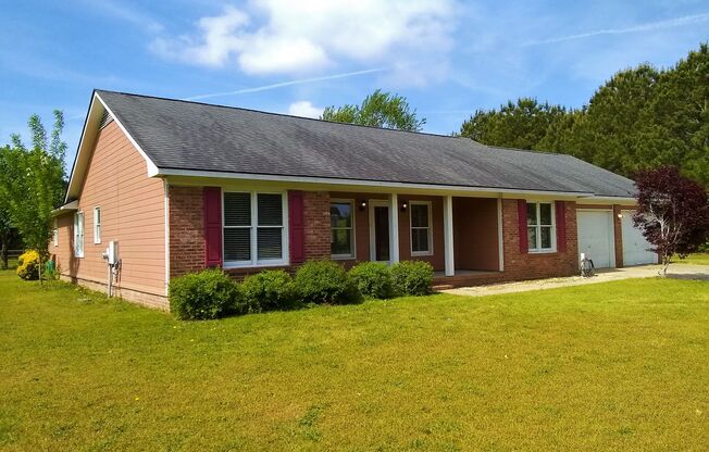 COUNTRY LIVING AT ITS BEST!!! Gorgeous 3 Bedroom / 2.5 Bathroom Ranch in Grays Creek District!