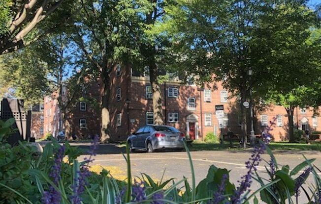 1 bed, 1 bath, 500 sqft, $1,299, Unit F706B