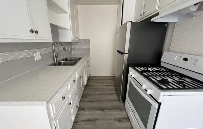 1 bed, 1 bath, 700 sqft, $1,800, Unit 3