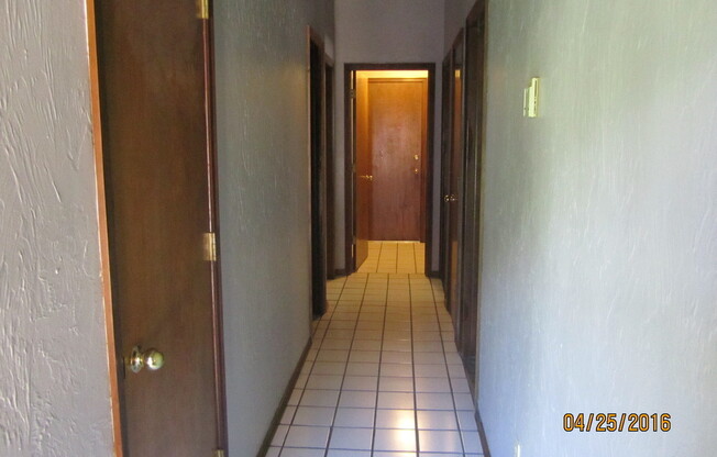 3 beds, 2 baths, $1,750