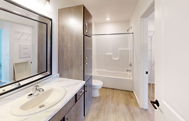 1 bed, 1 bath, 690 sqft, $1,199, Unit 1240-10