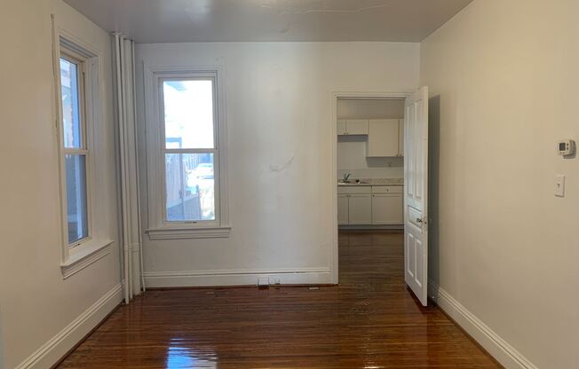 1 bed, 1 bath, $895, Unit Apt 1