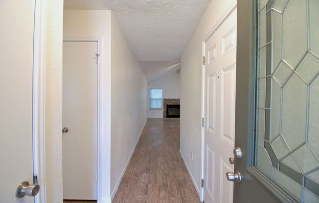 Lovely Three Bedroom in NE Austin near Walnut Creek Greenbelt
