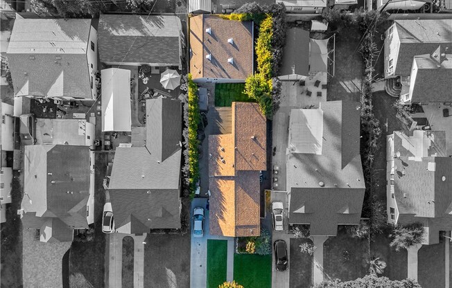 5039 5 AVE
