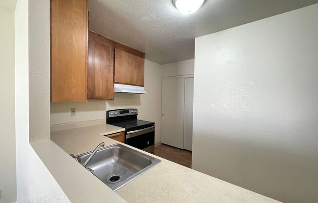 1 bed, 1 bath, $1,050, Unit Apt 20