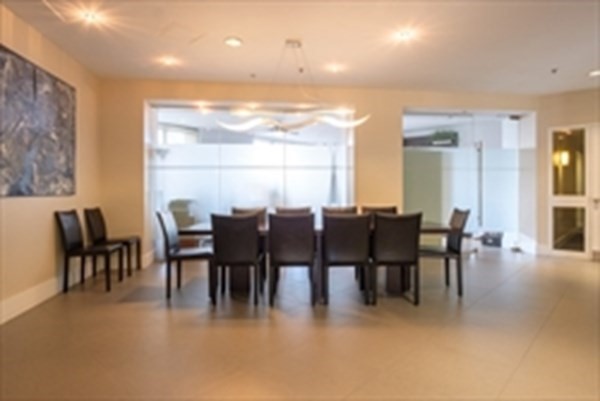 2 beds, 1.5 baths, 840 sqft, $2,900, Unit 604