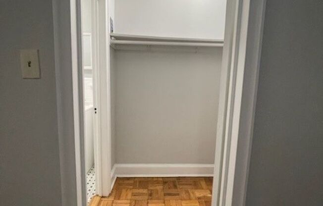 Studio, 1 bath, 300 sqft, $1,700, Unit 602